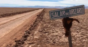 Salar de Arizaro, en donde Salta licitó 37.000 hectáreas de explotación de litio, la más grande del país.