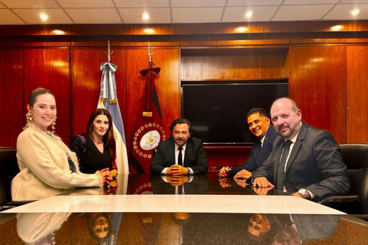 Coherencia-reunido-con-el-gobernador-Gustavo-Saenz