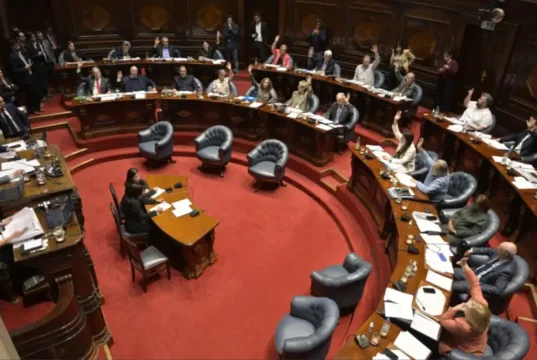 Uruguay aprobó ley de eutanasia | AFP
