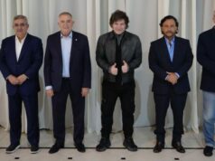 El Presidente Javier Milei se reunió anoche en la Quinta de Olivos con los Gobernadores de Salta, Gustavo Sáenz; de Catamarca, Raúl Jalil; de Tucumán, Osvaldo Jaldo; y de Misiones, Hugo Passalacqua. Foto: Presidencia