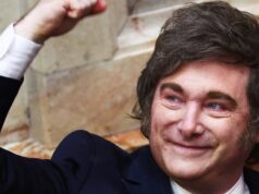 Glaciares: Milei dedicó un «especial reconocimiento» a Sáenz por la reforma Milei agradeció especialmente a cinco gobernadores tras la aprobación de la reforma a la Ley de Glaciares. Foto REUTERS/Agustín Marcarian