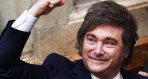 Milei agradeció especialmente a cinco gobernadores tras la aprobación de la reforma a la Ley de Glaciares. Foto REUTERS/Agustín Marcarian