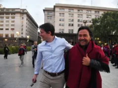 Gustavo Sáenz con Santiago Caputo.