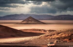 El Cono de Arita se encuentra en el imponente Salar de Arizaro, el segundo salar más grande de la Argentina. Foto: Turismo Responsable