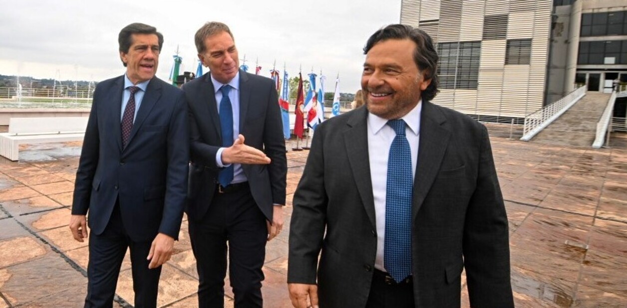 Diego Santilli con gobernadores en Misiones donde se reunió con los gobernadores del Norte grande.