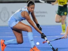 Valentina Raposo alcanzó los 100 partidos con Las Leonas y fue homenajeada. EDUARDO RAPETTI. AFP