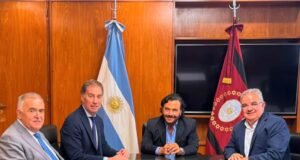 Jalil junto a Diego Santilli y los gobernadores Gustavo Sáenz y Osvaldo Jaldo